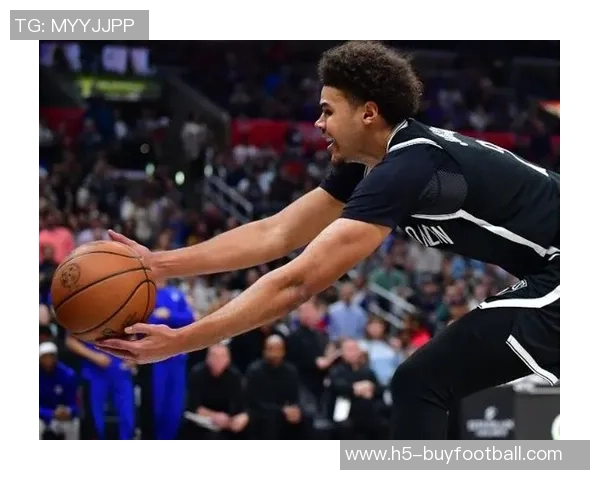 卡梅隆约翰逊状态回暖10投6中助力球队重拾胜利信心